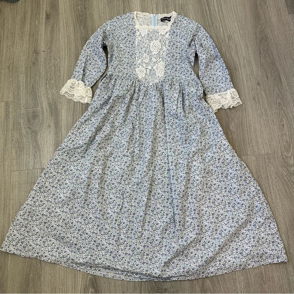 Scarlett Darkness Other - Scarlett‎ Darkness Victorian Renaissance Fair Dress - 9-10Y - Blue Floral Print